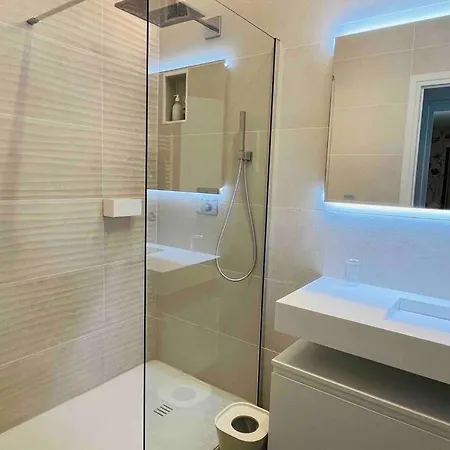 Apartment 2 Ch, Climatise, Parking, Localisation Premium