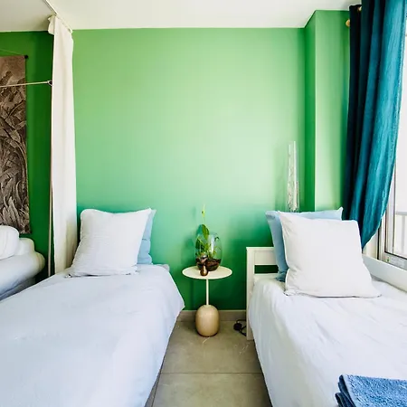 2 Ch, Climatise, Parking, Localisation Premium Apartment *