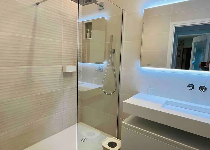 Appartement 2 Ch, Climatisé, Parking, Localisation Premium